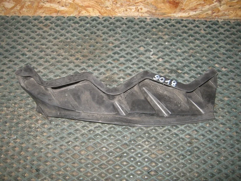 Кронштейн переднего бампера левый Volkswagen Passa