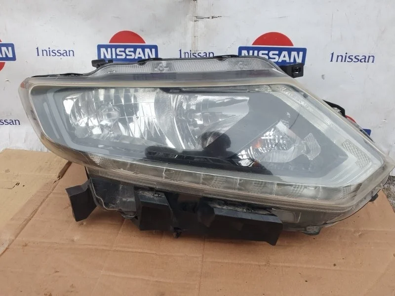 Фара галогеновая Nissan X Trail 2015 260104CC1C T32 R9M, передняя правая