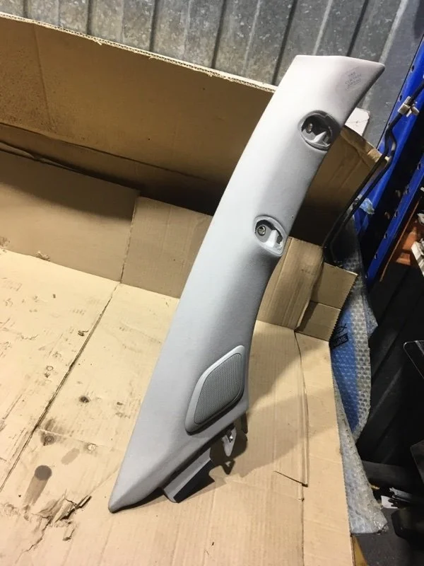 Обшивка стойки передняя правая Lexus Lx570 2017 6221060310B0 URJ202 3UR-FE 5.7, передняя правая