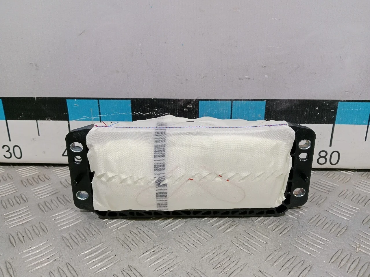 [Б/У] Подушка безопасности пассажирская VW Passat B8 [Код: 00537250 ]