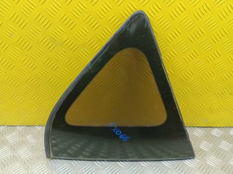 Стекло кузовное боковое правое Toyota Rav 4 (XA30) (2005-2014) 2006
