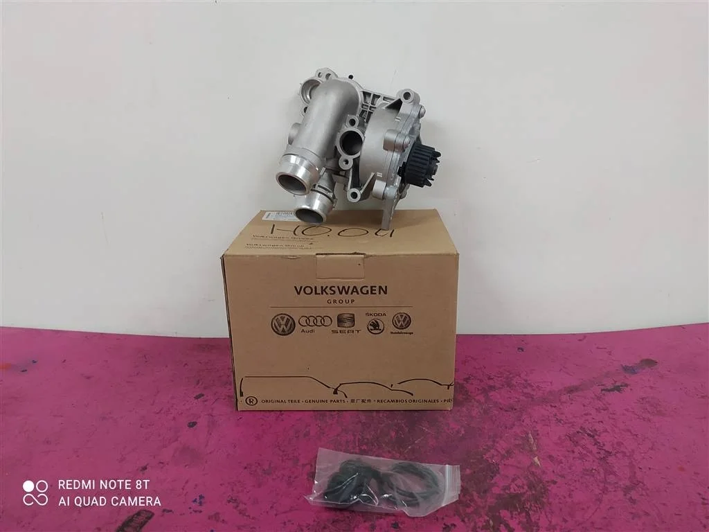 Помпа водяной насос Audi A4 A6 Q5 2,0 06H121026DD
