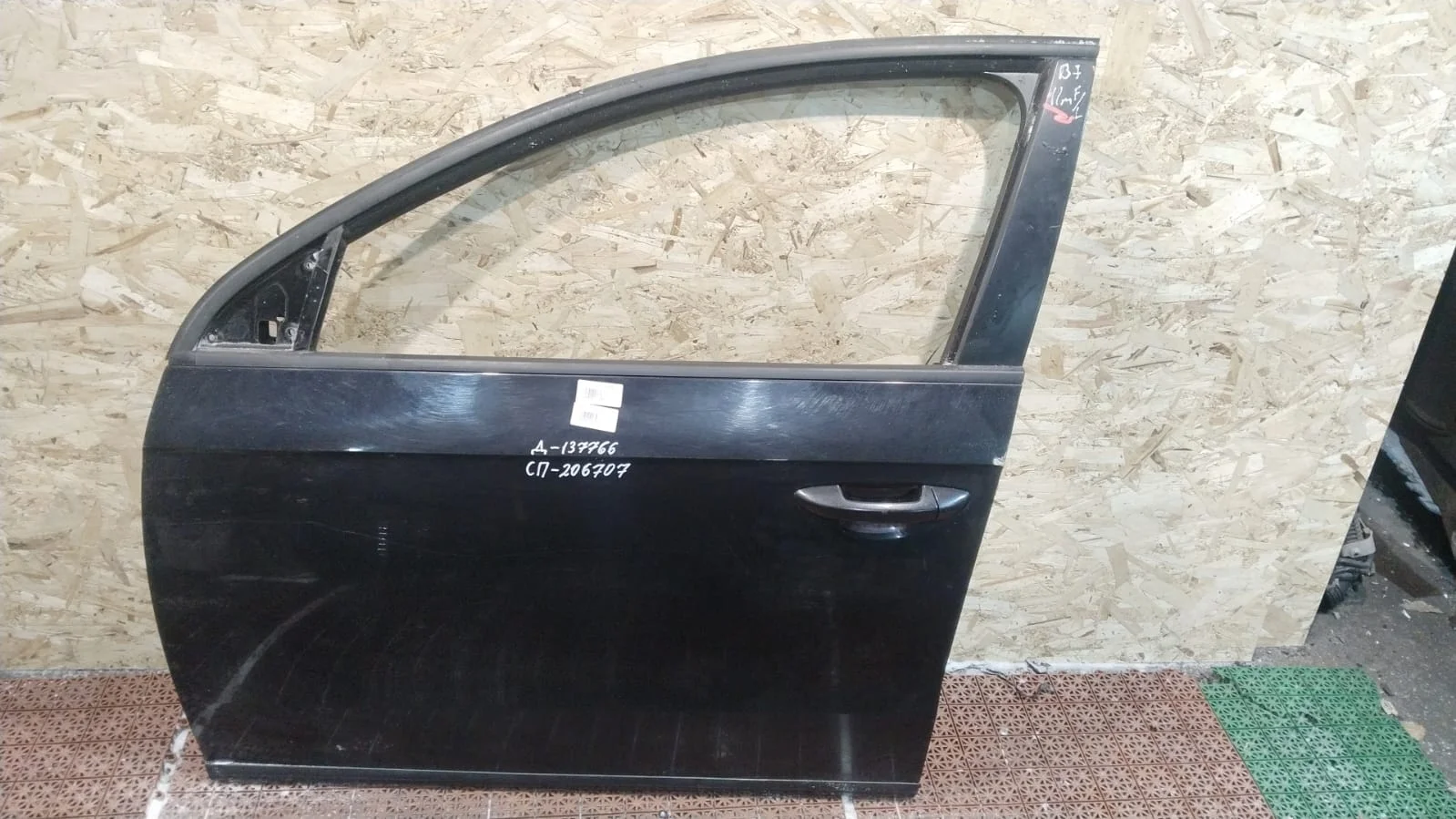 Дверь VOLKSWAGEN PASSAT B7 2011- передняя левая чёрная б/у PASSAT B7(2011-2015)