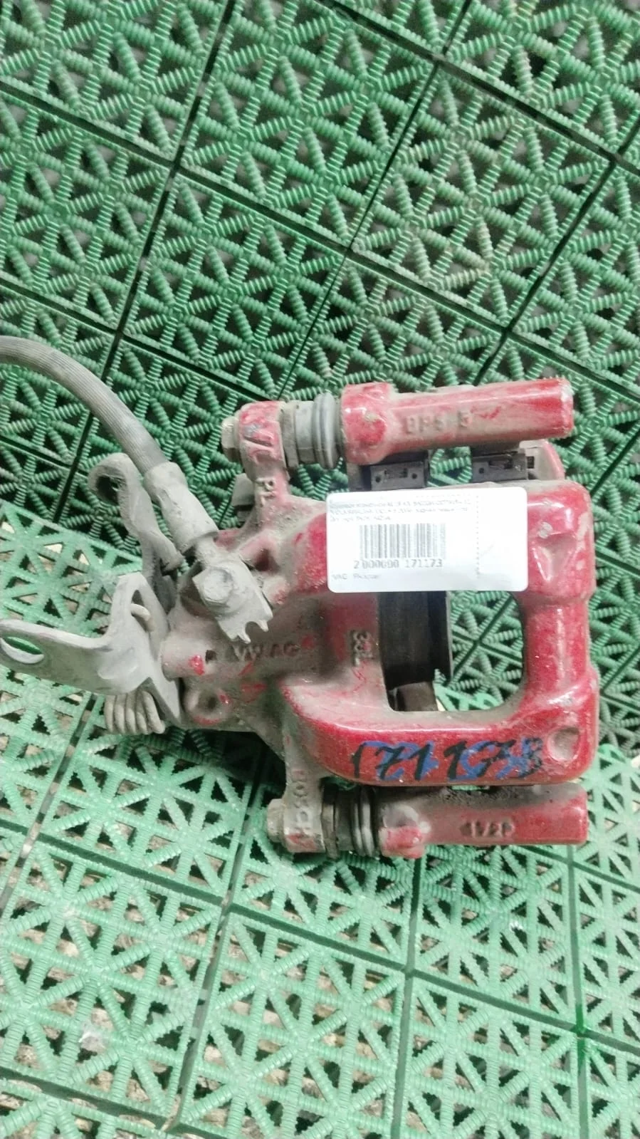 Суппорт тормозной AUDI A3, SKODA OCTAVIA 1Z, VOLKSWAGEN GOLF 5 2004- задний левый б/у A3(2004-2013);OCTAVIA 1Z(2004-2012);GOLF 5(2004-2009);GOLF 5+(2005-2014);JETTA 5(2005-2009)