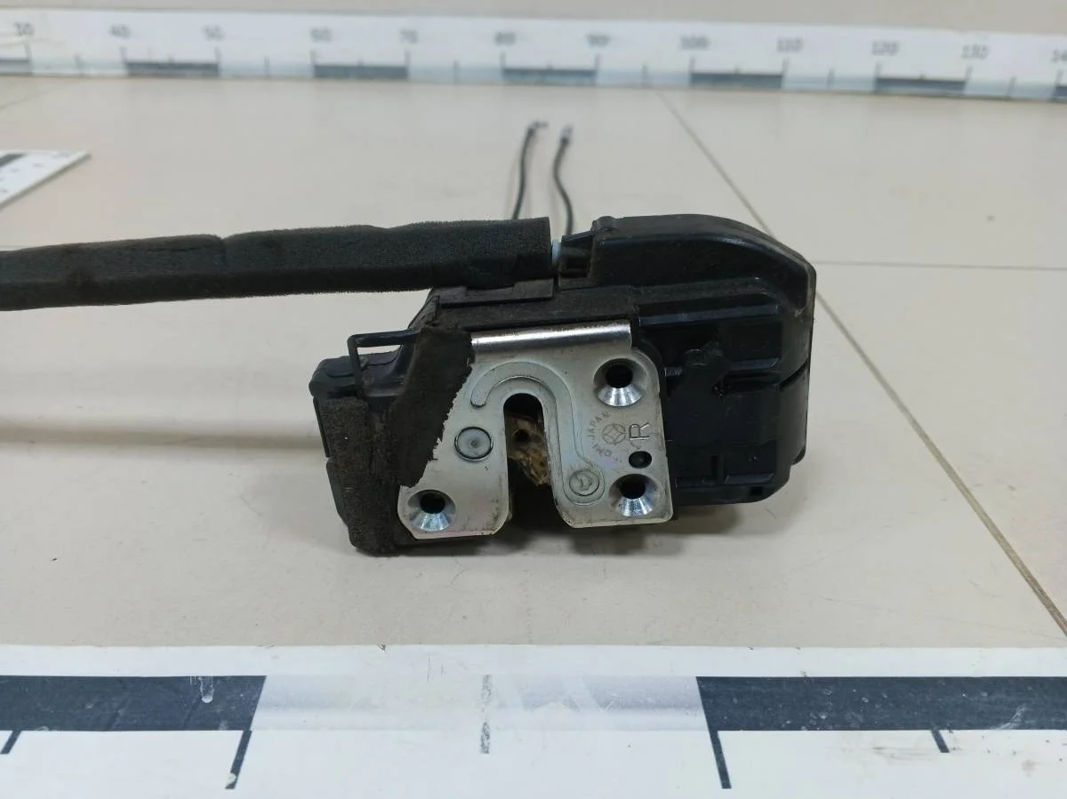 Замок двери задней правой Nissan Tiida C11 2007-2014