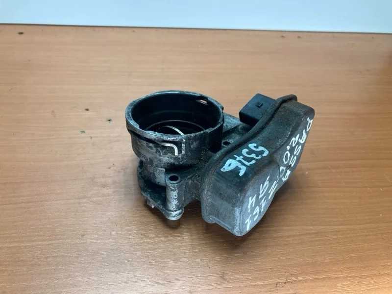 Дроссельная заслонка Volkswagen Passat B6 03G128063B 2.0 BKP