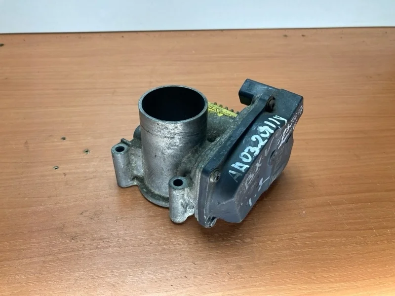 Дроссельная заслонка Skoda Fabia 2 03C133062B 1.4 BXW