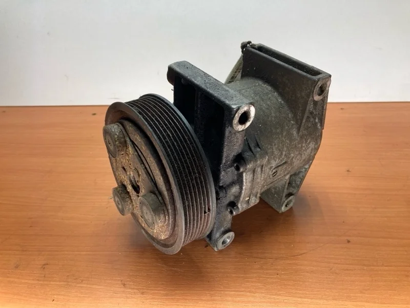 Компрессор кондиционера Nissan Navara D40 2005-2010 92600EB40E 2.5 YD25