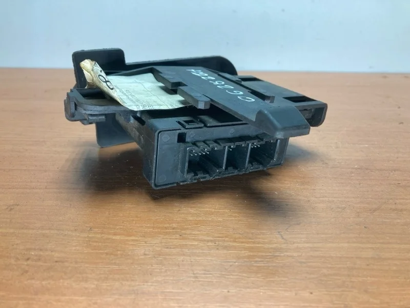 Блок управления парктроником Opel Astra J 2009-2016 13354532