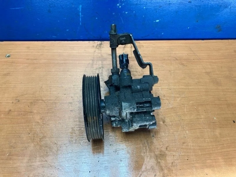 Насос ГУР Toyota Avensis T250 2003-2008 4431005090 2.0 1AZFE