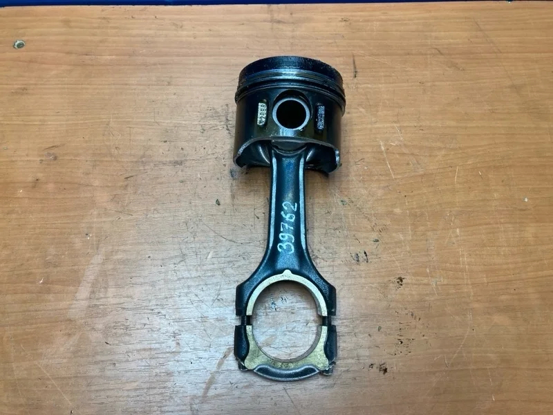 Поршень Mercedes Sprinter W906 2006-2019 A6460300117 2.2 OM646