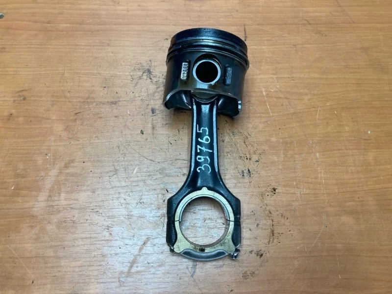 Поршень Mercedes Sprinter W906 2006-2019 A6460300117 2.2 OM646