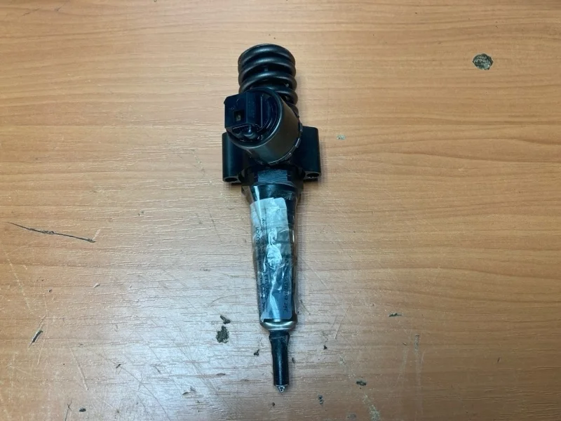 Форсунка Audi A6 C6 2004-2010 03G130073G 2.0 BRE