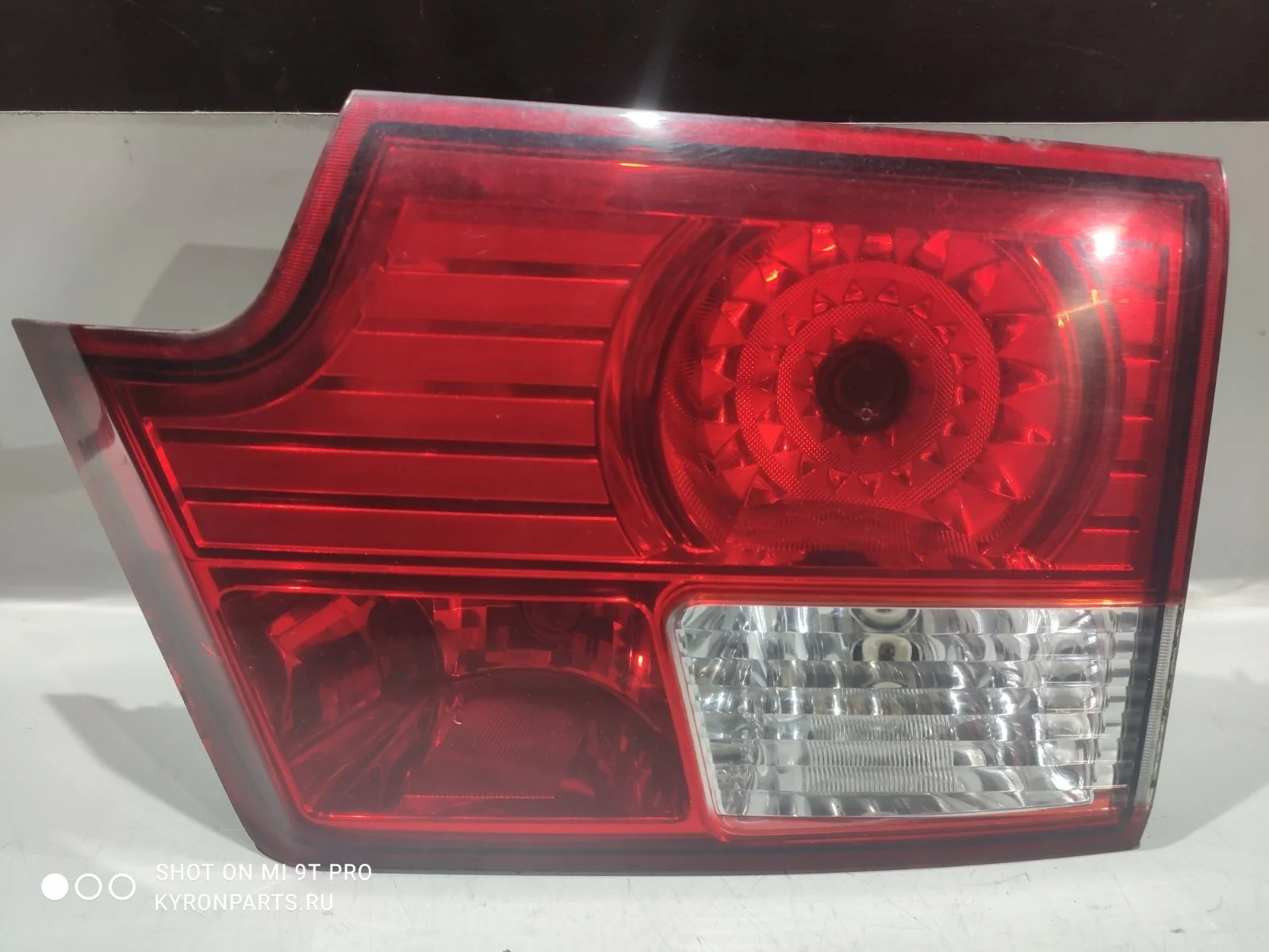 Фонарь внутренний SsangYong Kyron 2008 D130