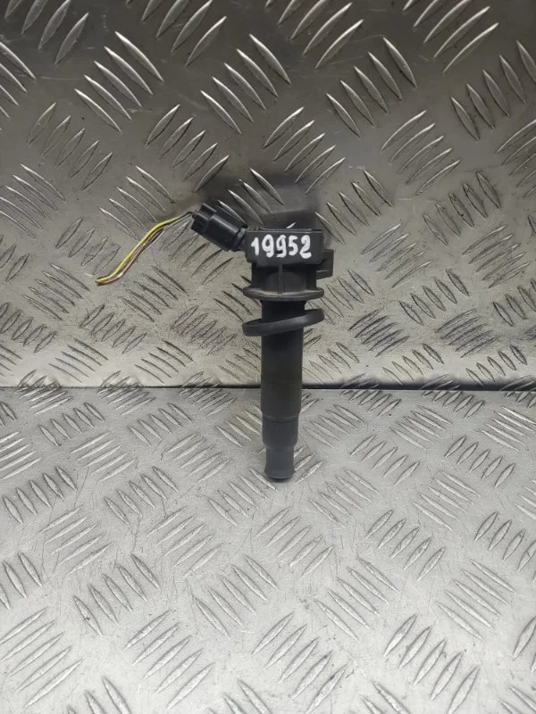 Катушка зажигания Toyota Avensis 9008019019 T250 1ZZFE