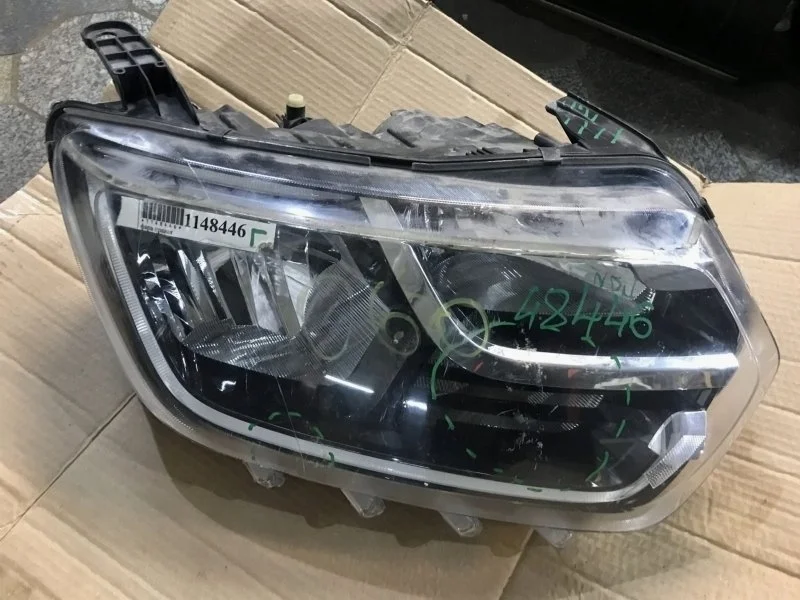 Фара Renault Duster 2021 260103537R 2, правая