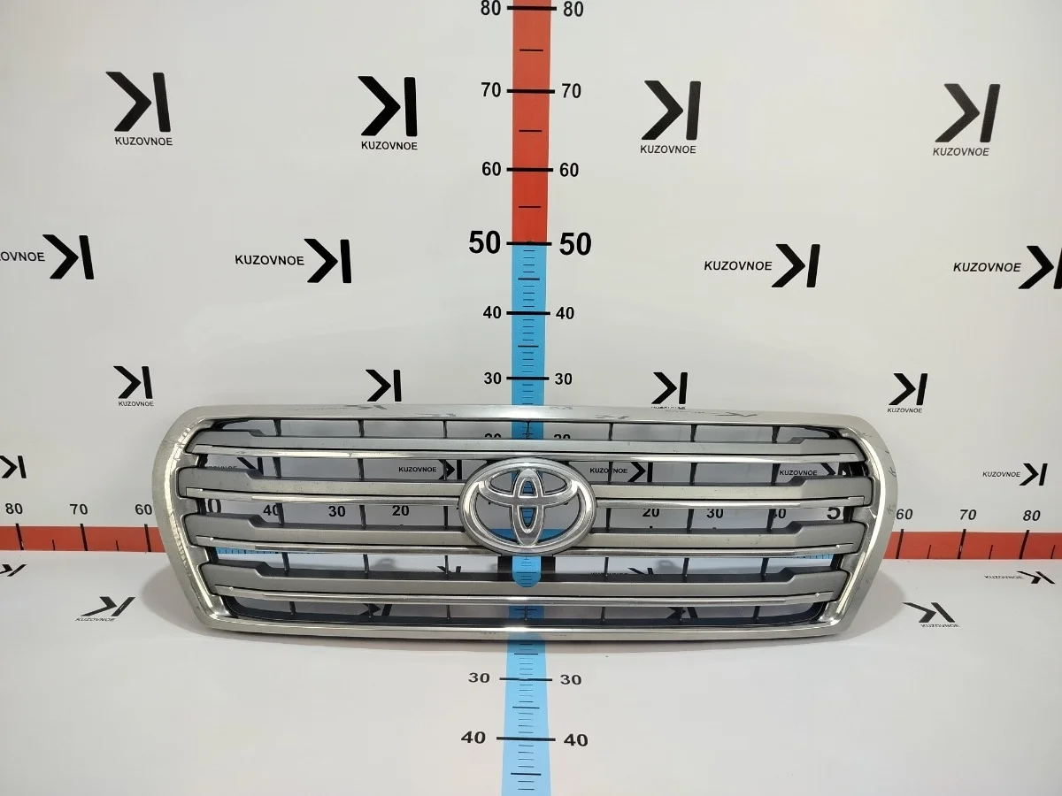 Решетка радиатора Toyota Land Cruiser J200