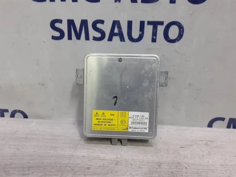 Блок розжига ксенона Volvo Xc70 30744459 ХС70 3.2