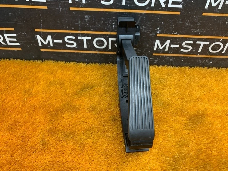 Педаль газа Mercedes-Benz -Class 2008 W221