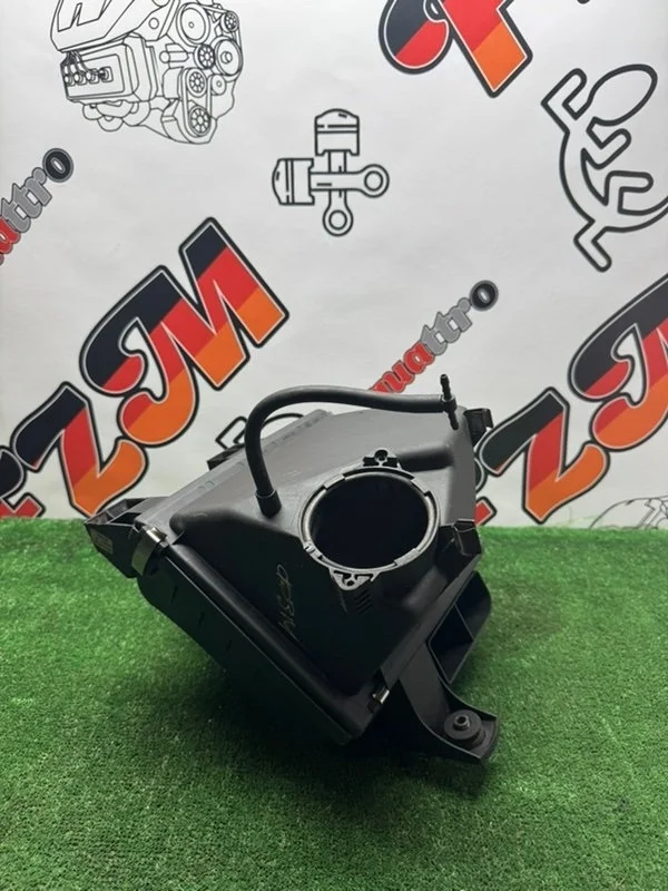 Корпус воздушного фильтра Audi A6 4B0133837F С5