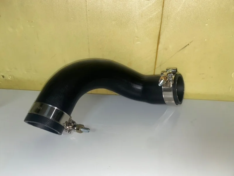 Патрубок интеркулера Volvo S60 S80 V70 Xc70 Xc90 2008 31261369 2.5Т 2.0Т 2.4Т
