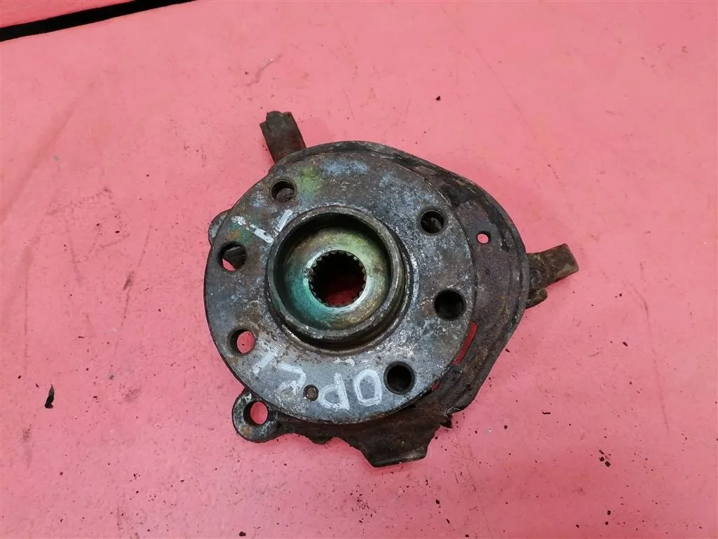 кулак поворотный Opel Corsa C 2000-2006