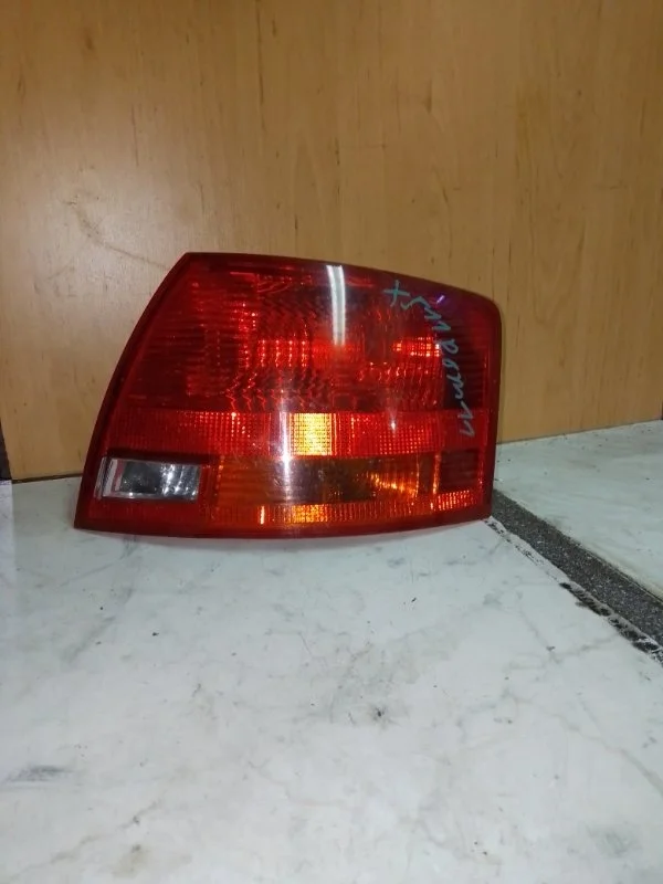 Фонарь Audi A4