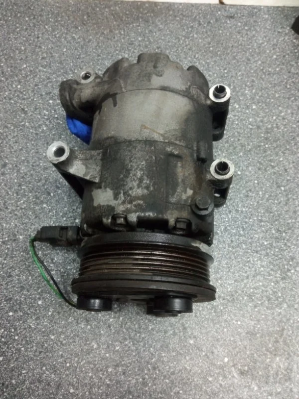 Компрессор кондиционера Ford Focus