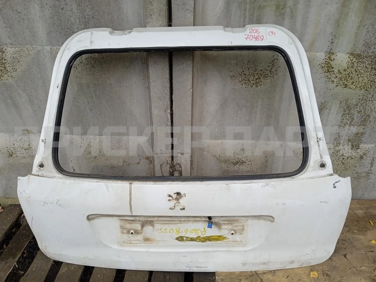 Дверь багажника Пежо 206