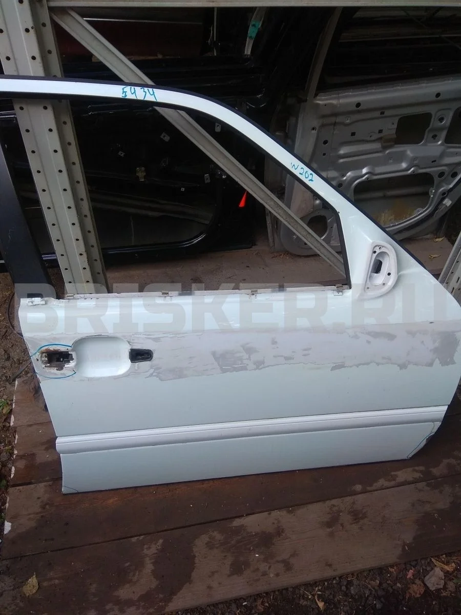 Дверь передняя правая Mercedes (Мерседес) Ц-класс W202