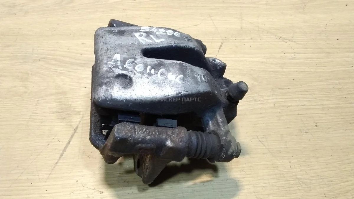 Суппорт задний Тойота Авенсис 2 (T250)