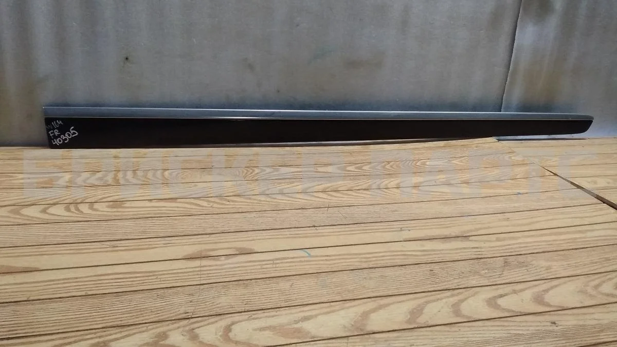 Молдинг двери пер прав Mercedes (Мерседес) M-класс W164 (ML)
