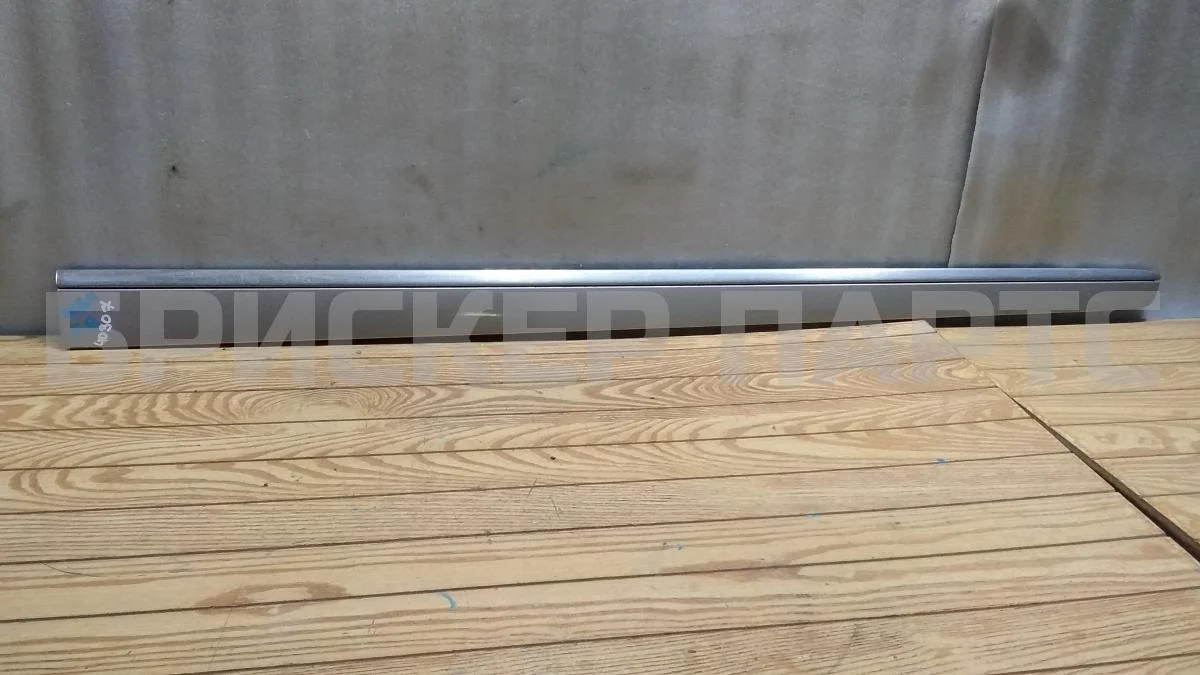 Молдинг двери пер прав Mercedes (Мерседес) M-класс W164 (ML)