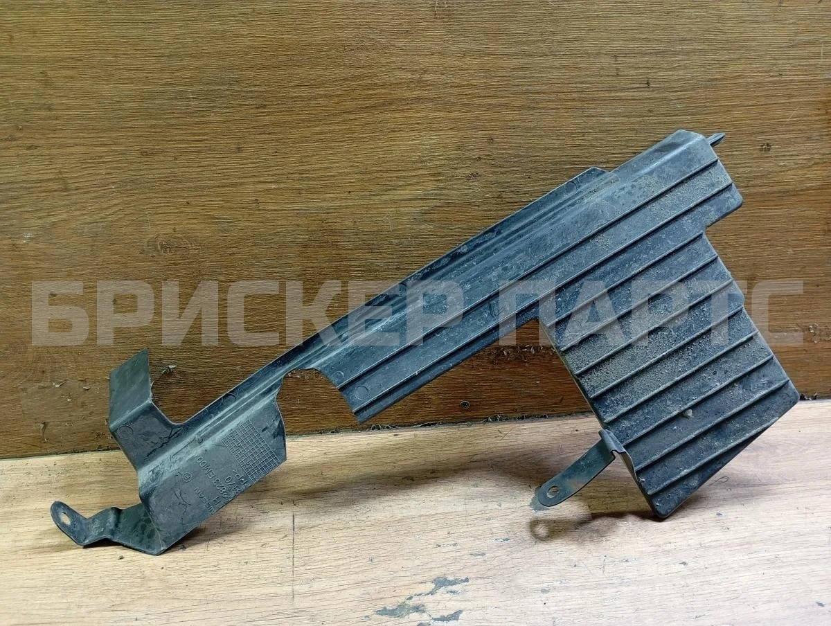 Воздухозаборник Ниссан Тиида 1  C11