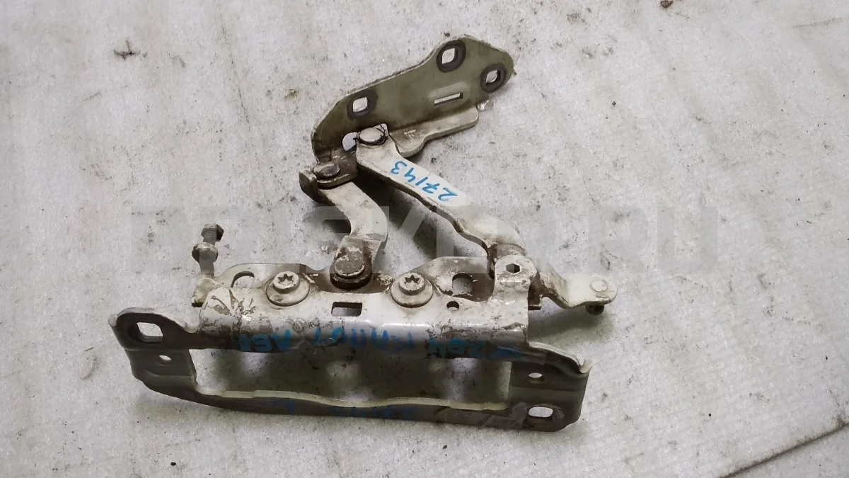 Петля капота левая Mercedes (Мерседес) Ц-класс W204