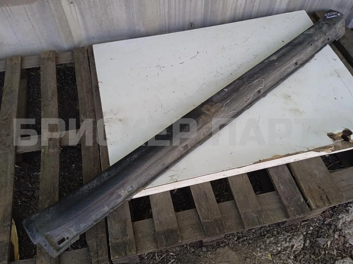 Накладка порога правая Субару Легаси Bl/B13