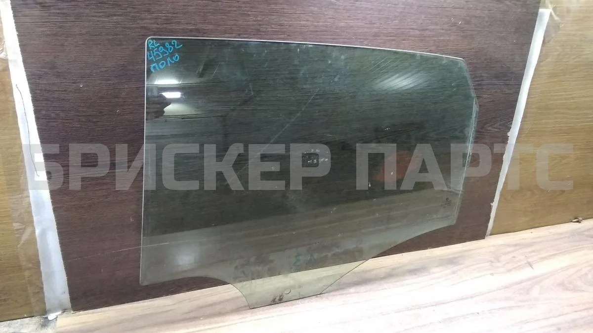 Стекло двери задней Фольксваген Поло 5  Mk5 6R1