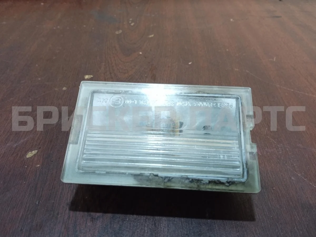 Плафон подсветки номера Ленд Ровер Дискавери 3