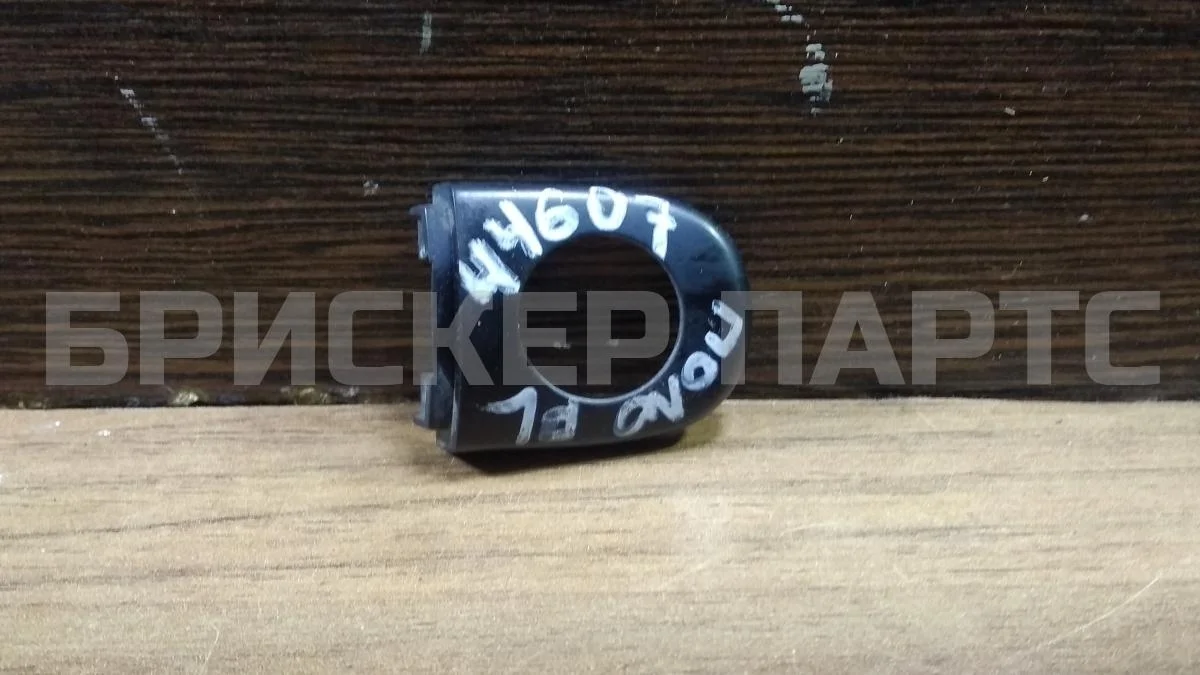 Накладка ручки левой Фольксваген Поло 5  Mk5 6R1