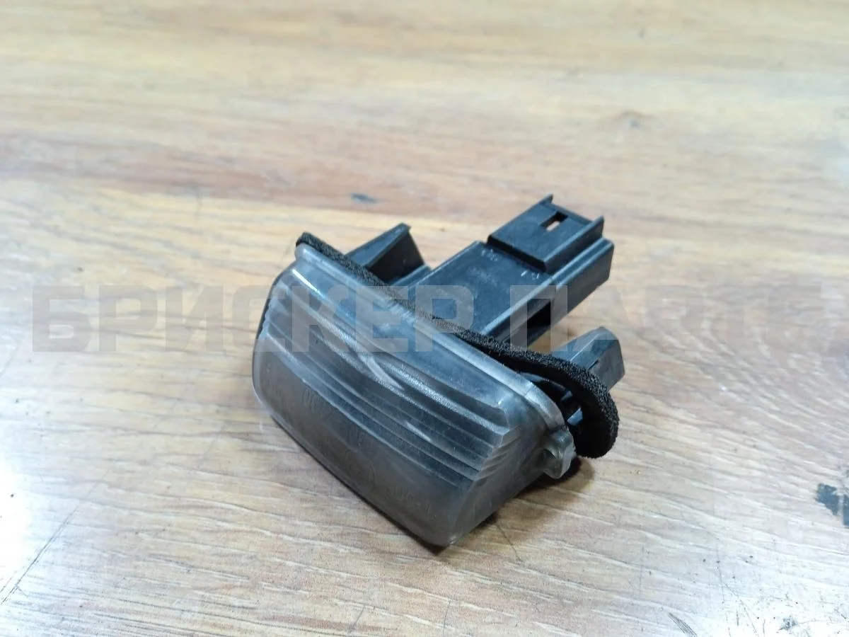 Плафон подсветки номера Пежо 206