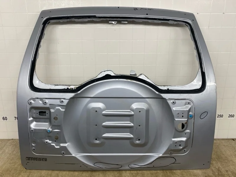 Крышка багажника MITSUBISHI PAJERO 4 2006 2007 2008 2009 2010 2011 2012 2013 2014 2015 2016
