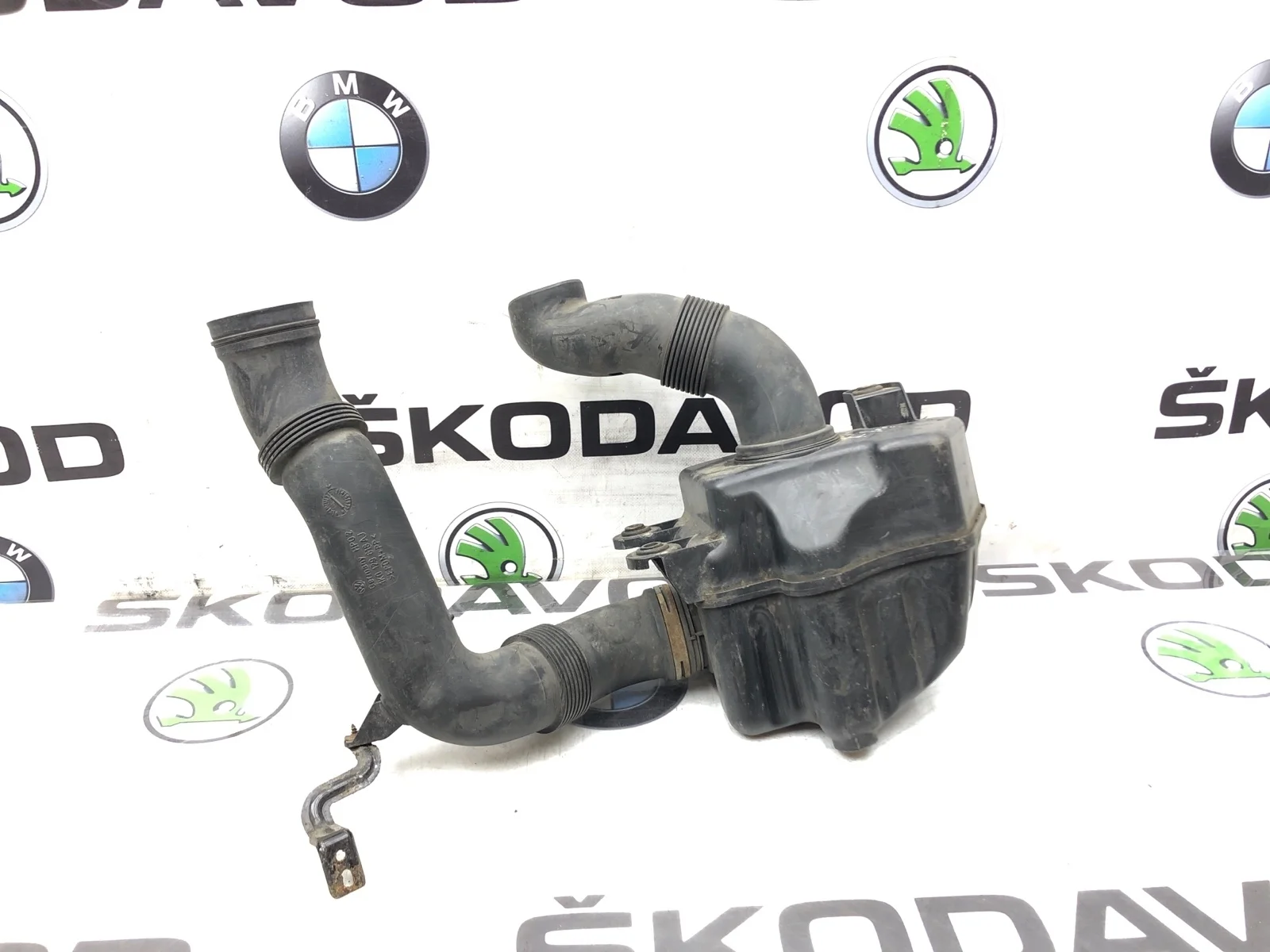 Резонатор воздушного фильтра Skoda Octavia 2011 1TD129622 A5 (1Z) 1.6 BSE
