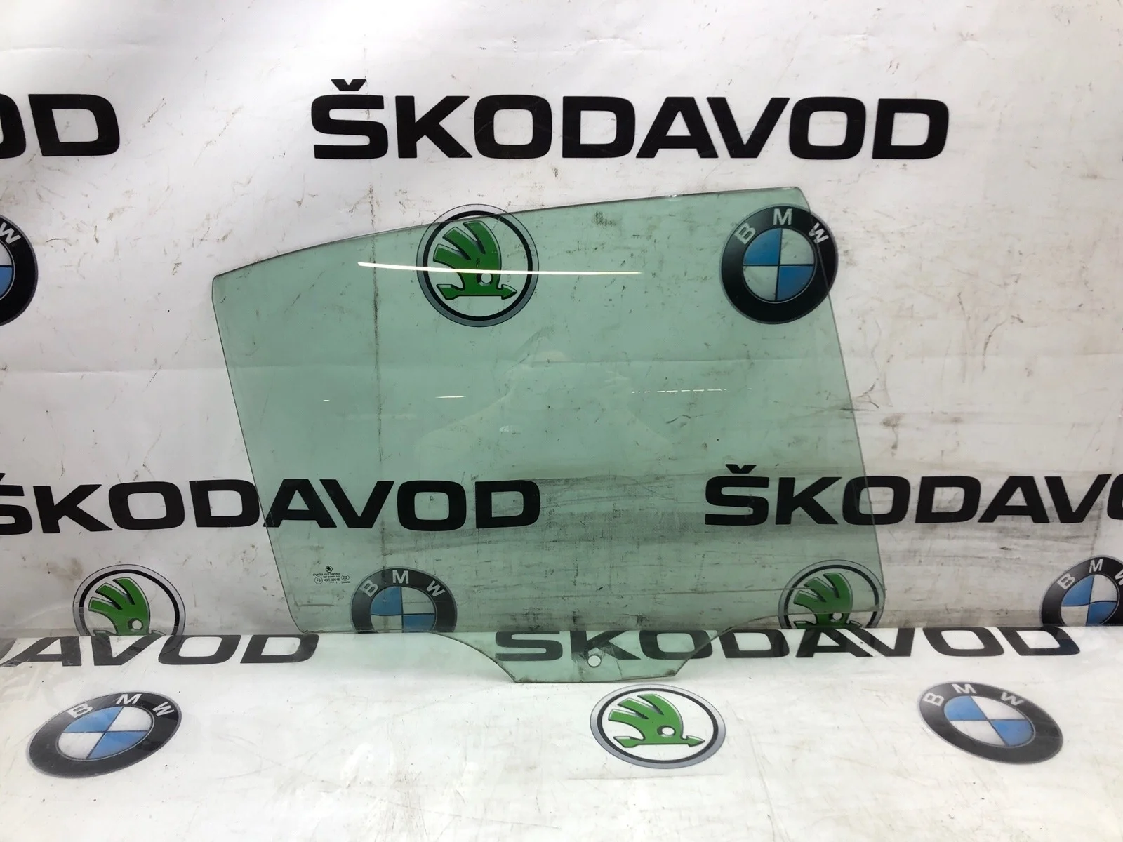 Стекло двери Skoda Octavia 2011 1Z5845206C A5 (1Z) 1.6 BSE, заднее правое