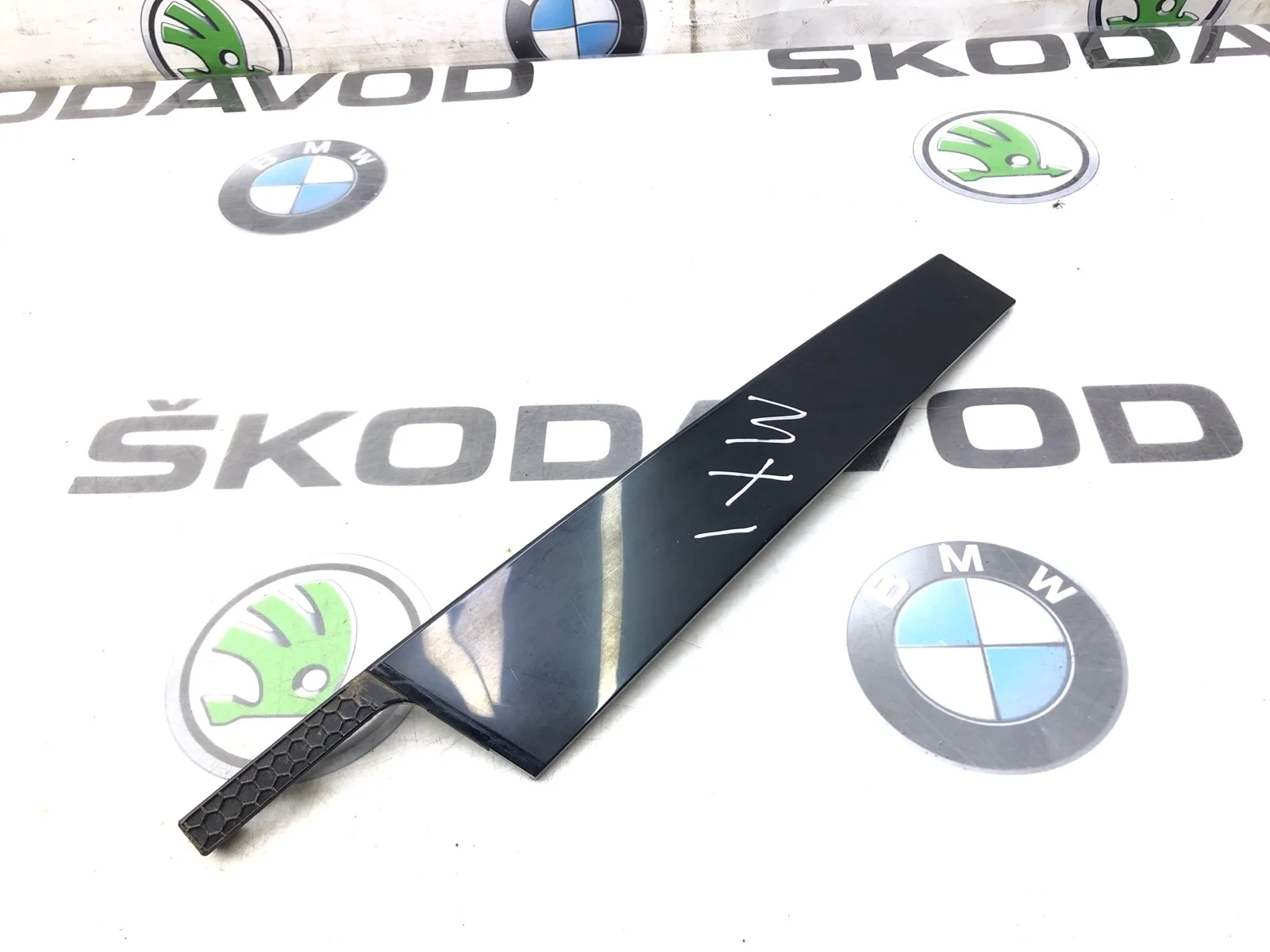 Накладка двери декоративная Skoda Octavia Rs 2013 5E0837901 A7 (5E) 2.0 CUPA, передняя левая