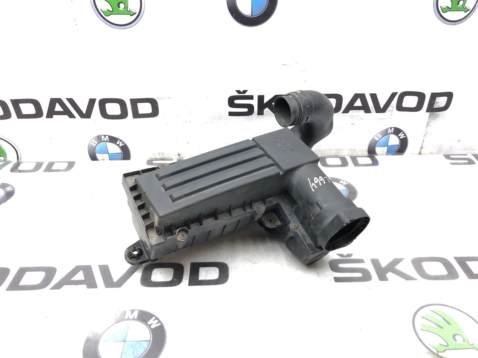 Корпус воздушного фильтра Skoda Yeti 2011 1K0129607AG 5L 1.8 CDAB