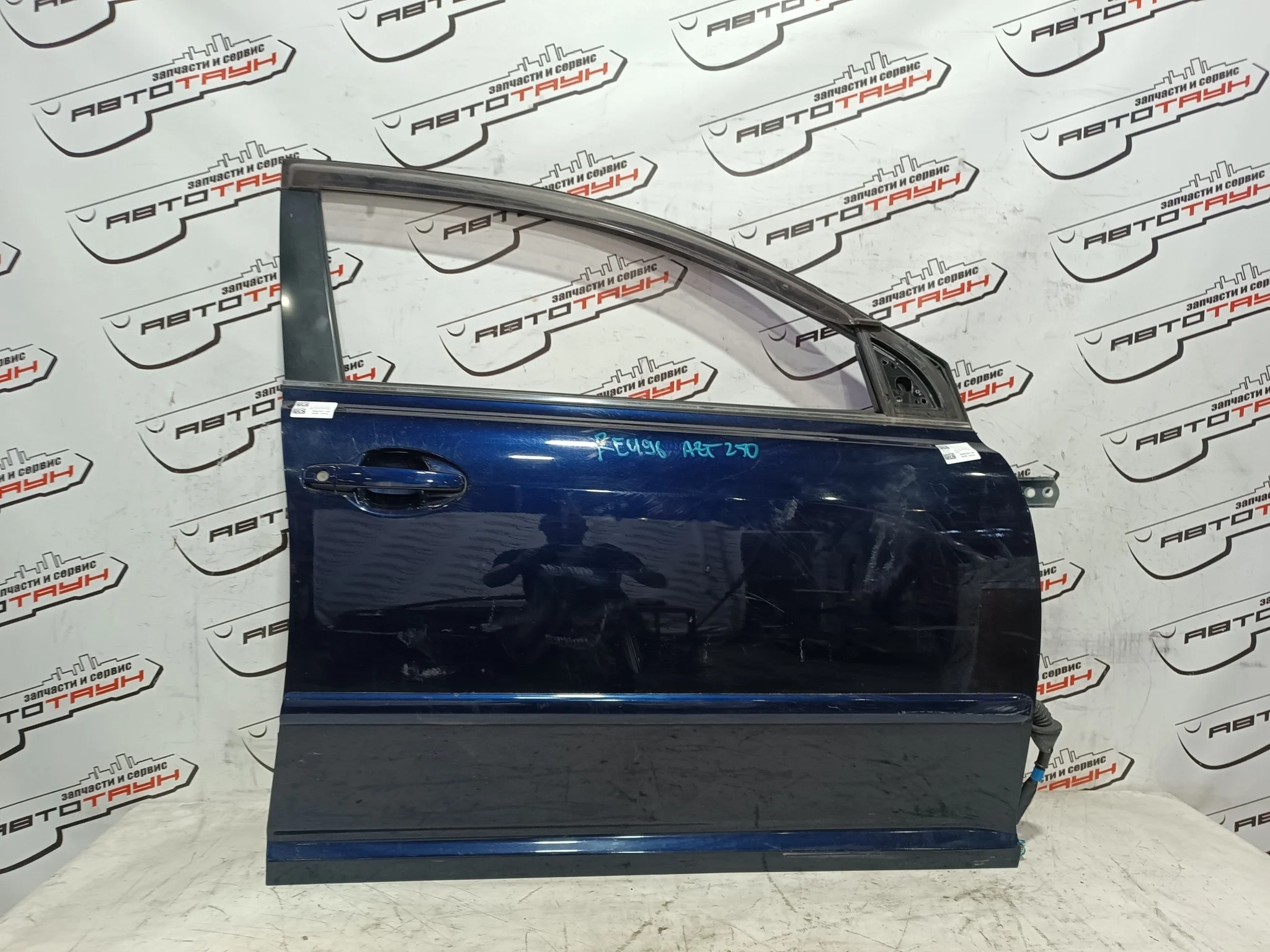 ДВЕРЬ TOYOTA AVENSIS ADT250 ADT251 AZT250 AZT250W AZT251 AZT251W AZT255 AZT255W CDT250 ZZT250 ZZT251 6700105050 ПЕРЕДНЯЯ ПРАВАЯ БЕЗ СТЕКЛОПОДЪЕМНИКА темно-синий, 8S6 RE496