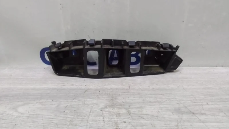 Кронштейн бампера Volkswagen Touareg 7P6807184F NF, передний правый