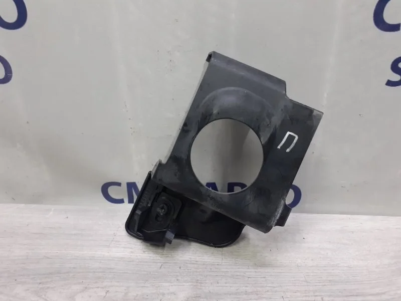 Кронштейн бампера Volkswagen Touareg 7P6807898B NF, передний правый