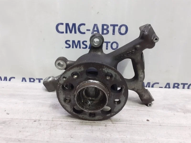 Кулак поворотный Mercedes-Benz Glk A2043322901 X204, передний левый