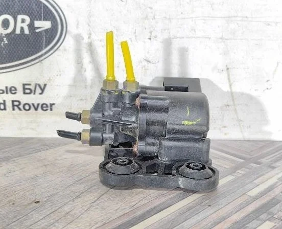 Блок клапанов подвески задний Range Rover L322